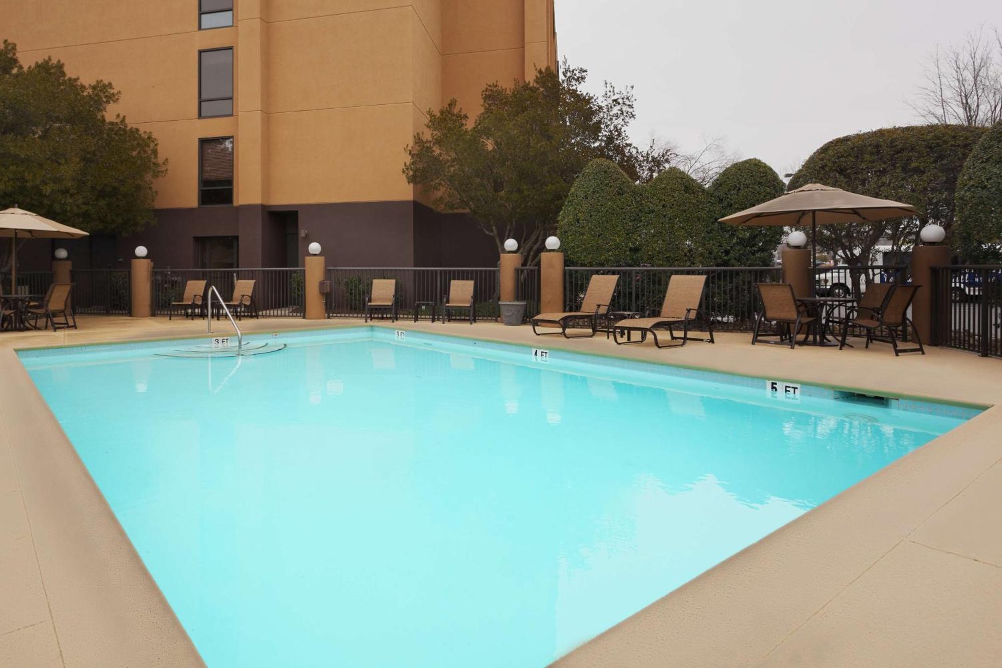 Hampton Inn Charlotte University Place Εξωτερικό φωτογραφία