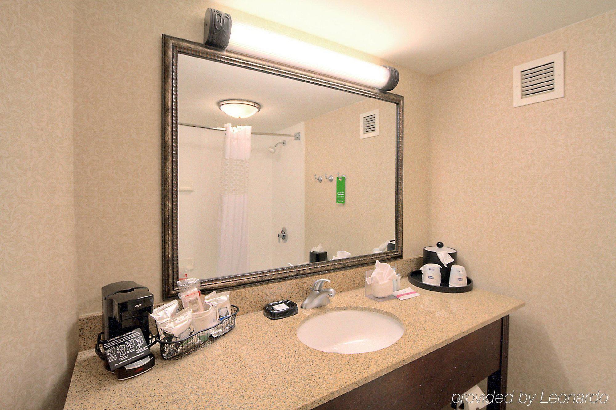 Hampton Inn Charlotte University Place Δωμάτιο φωτογραφία