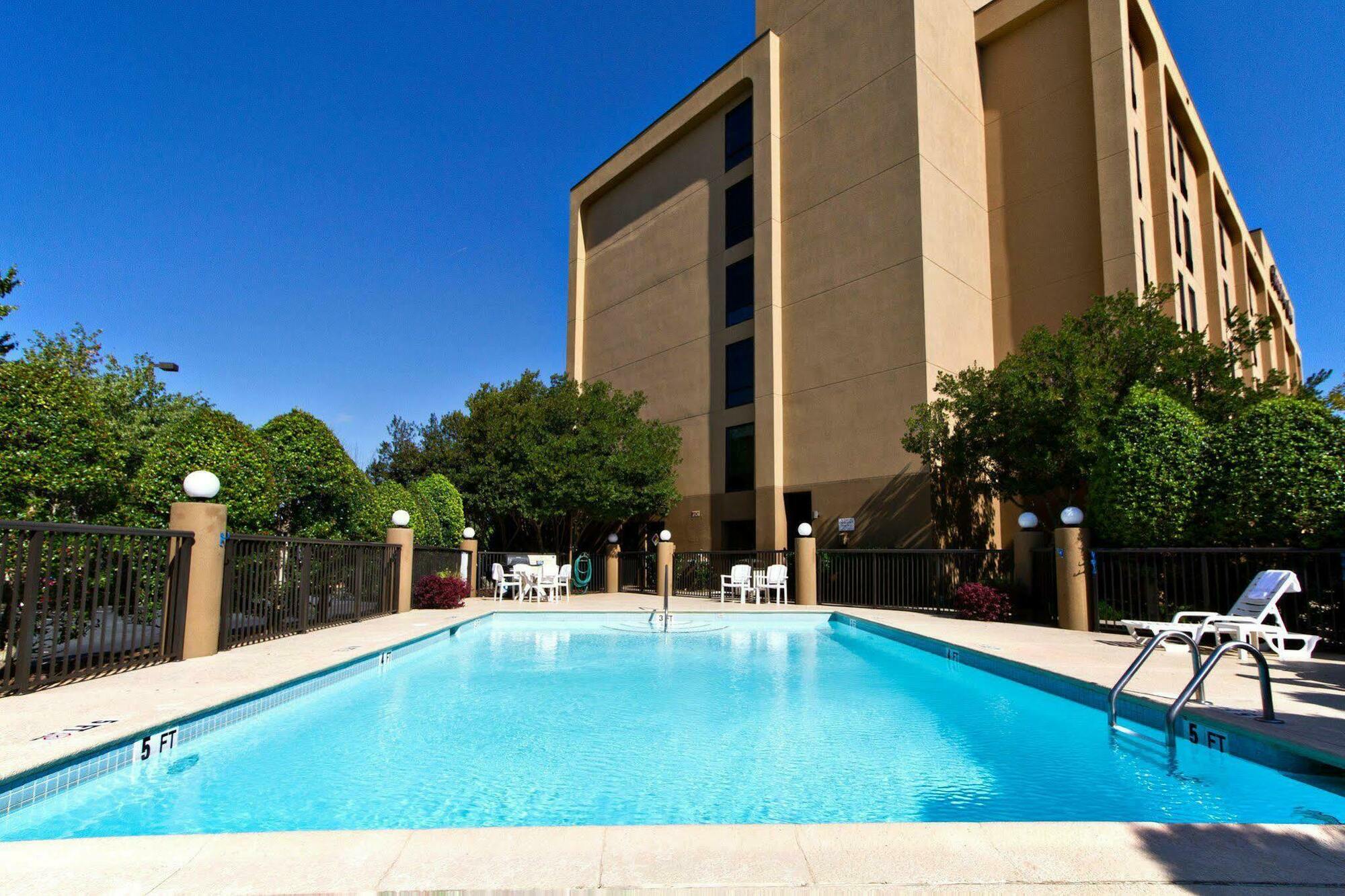 Hampton Inn Charlotte University Place Εξωτερικό φωτογραφία